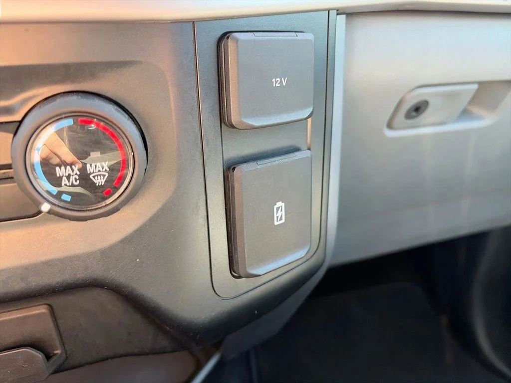 Used 2023 Silver Ford XLT image 19
