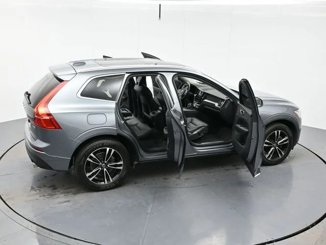 Used 2019 Grey Volvo Momentum image 46