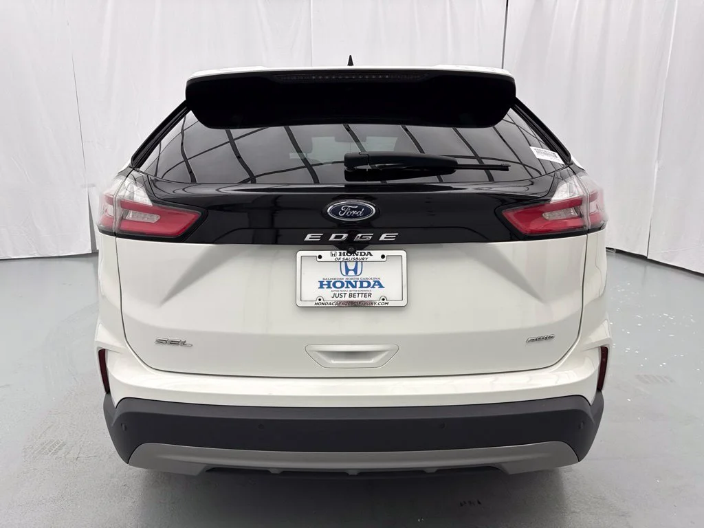 Used 2022 White Metallic Ford SEL image 7