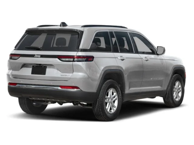 Used 2025 Silver Zynith Jeep Laredo X 4x4 image 3