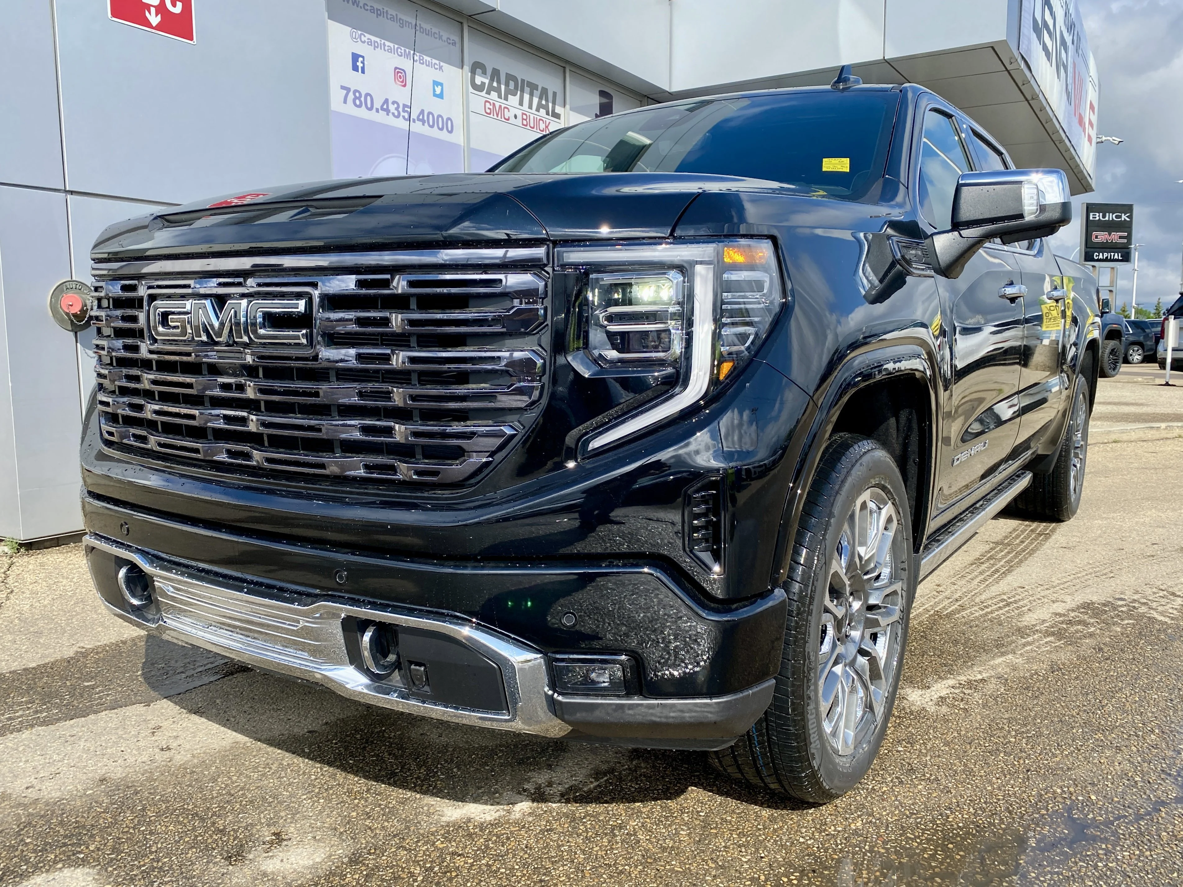 New 2026 ONYX BLACK GMC Denali Ultimate image 2