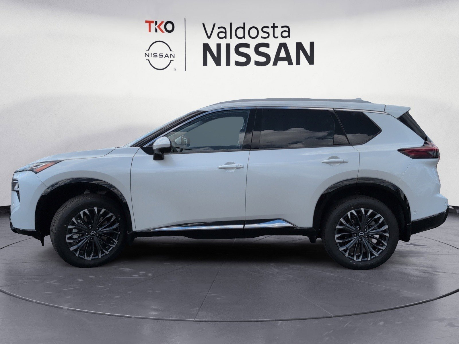 New 2026 Everest White Pearl TriCoat Nissan Platinum image 10