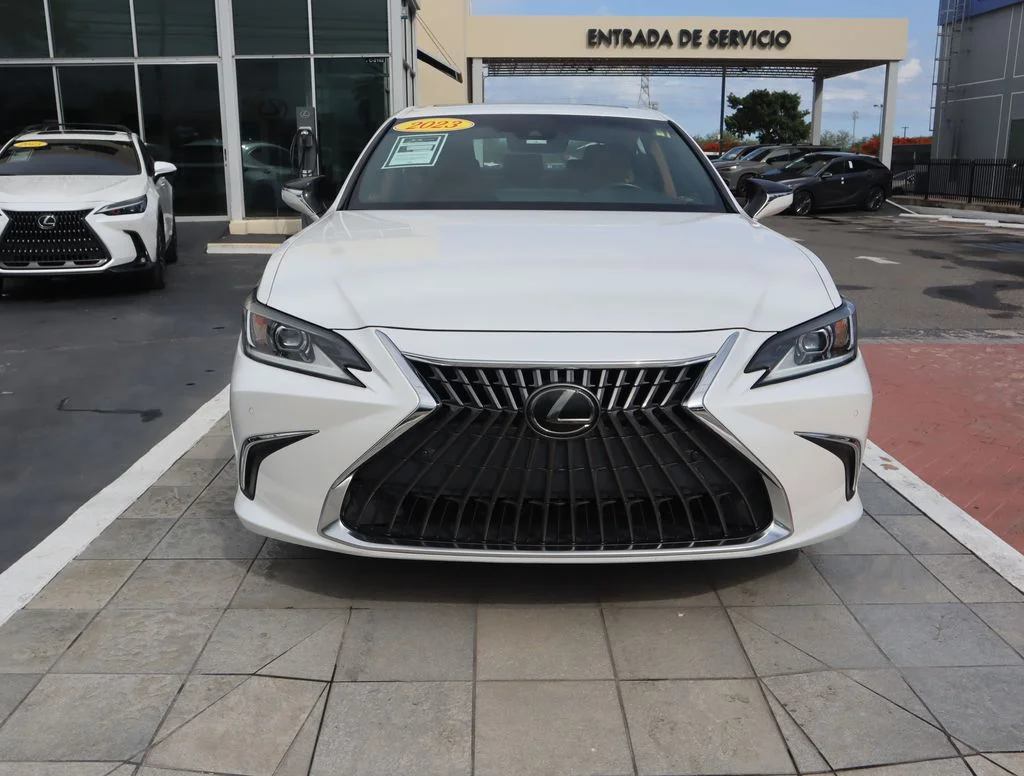 Used 2023 White Lexus 350 image 2