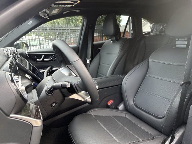 New 2027 Black Mercedes-Benz GLC 300 image 14
