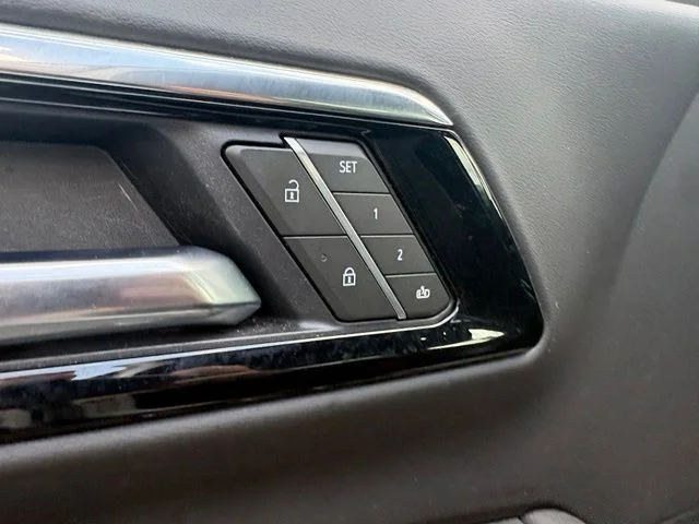 Used 2025 White Chevrolet LT image 26