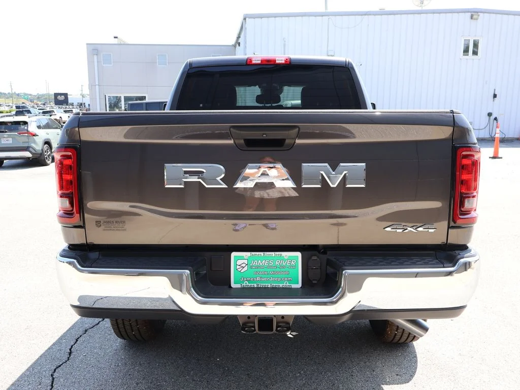 New 2026 Granite Crystal Metallic Clear-Coat Exterior Paint RAM Tradesman image 4