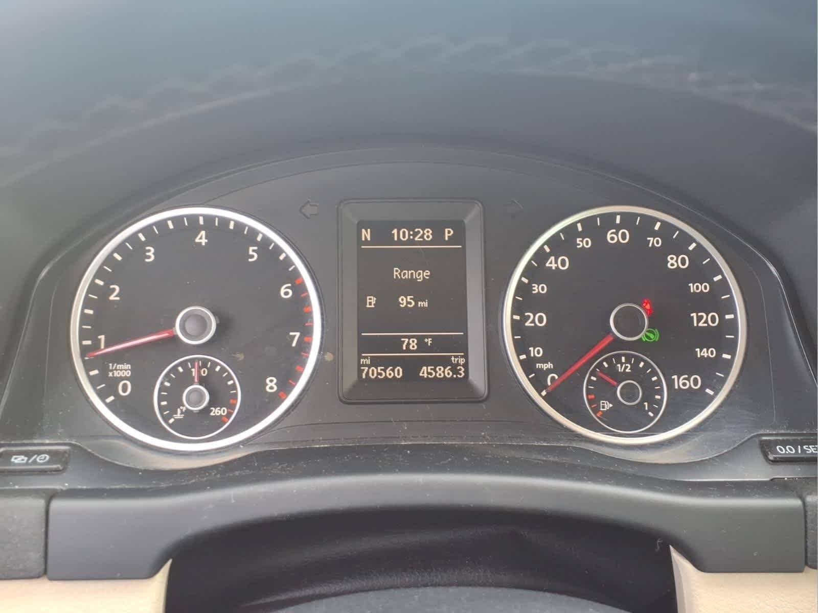 Used 2013 Deep Black Metallic Volkswagen SE w/Sunroof & Nav image 20