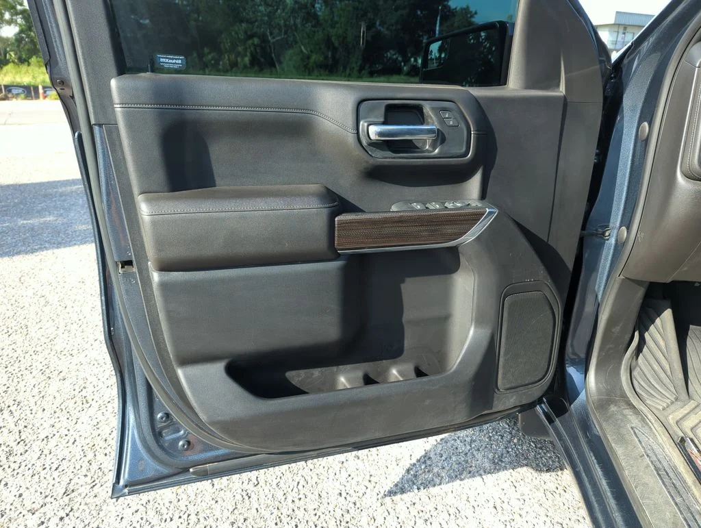 Used 2022 Gray Chevrolet LT image 18