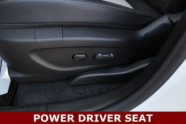 Used 2022 White Frost Tricoat Buick Preferred image 3
