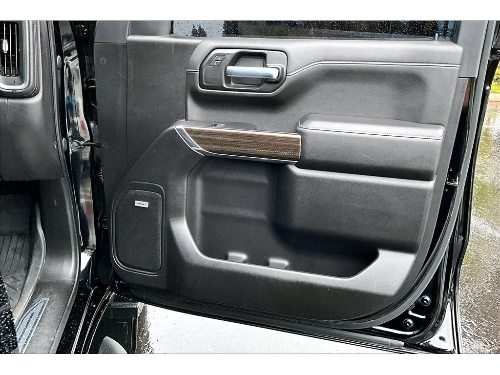 Used 2022  Chevrolet LT Trail Boss image 24
