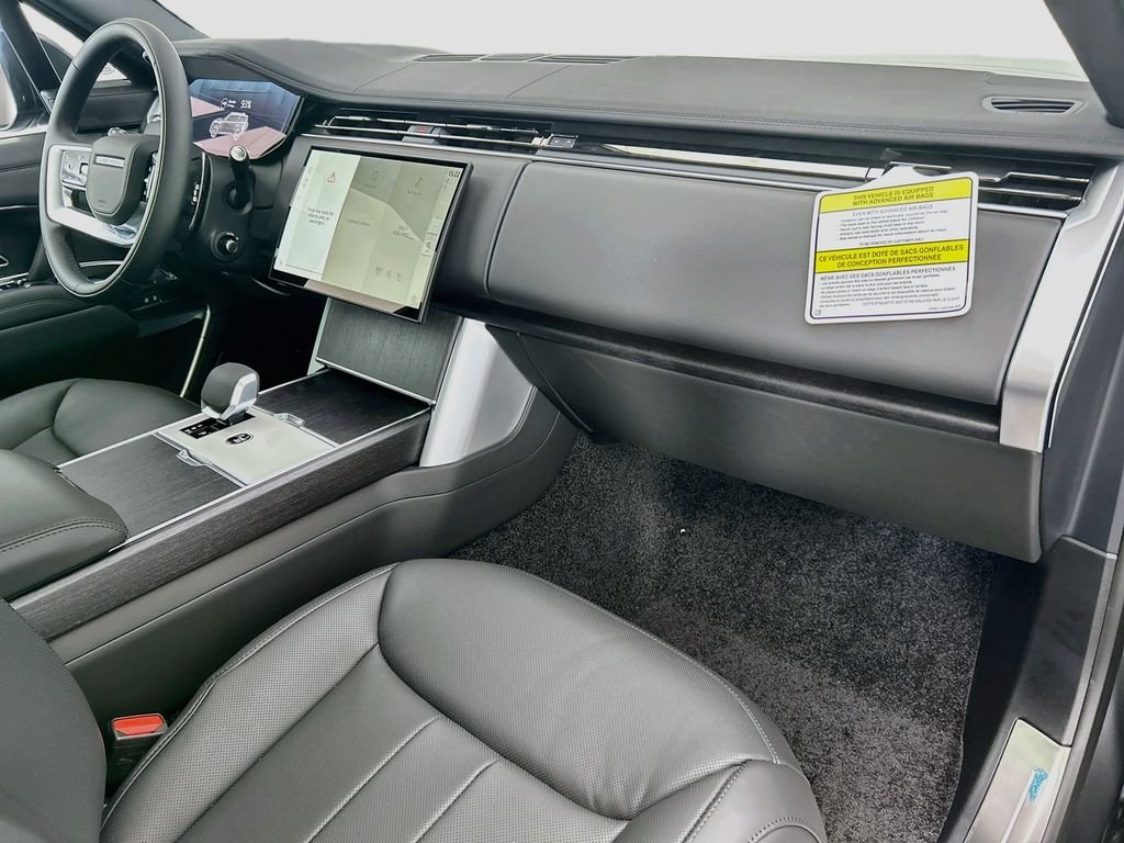 New 2026 Carpathian Grey Land Rover SE image 16