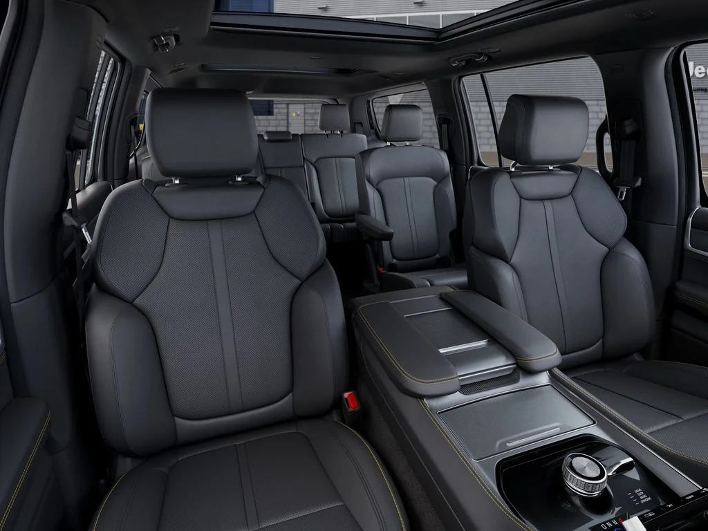 New 2026 Bright White Clear-Coat Exterior Paint Jeep  image 16