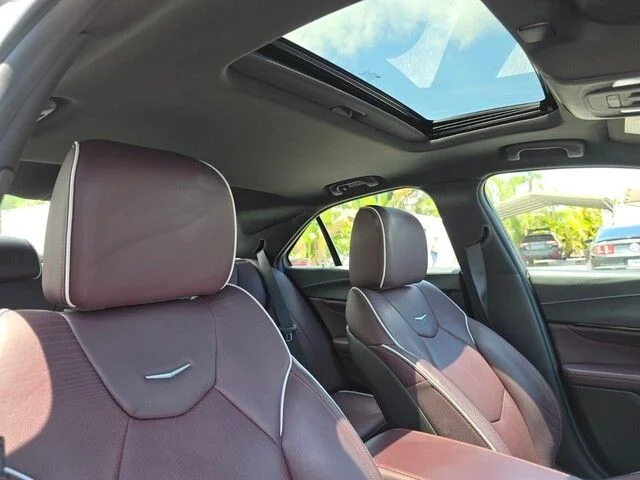 Used 2022 White Cadillac Sport image 10