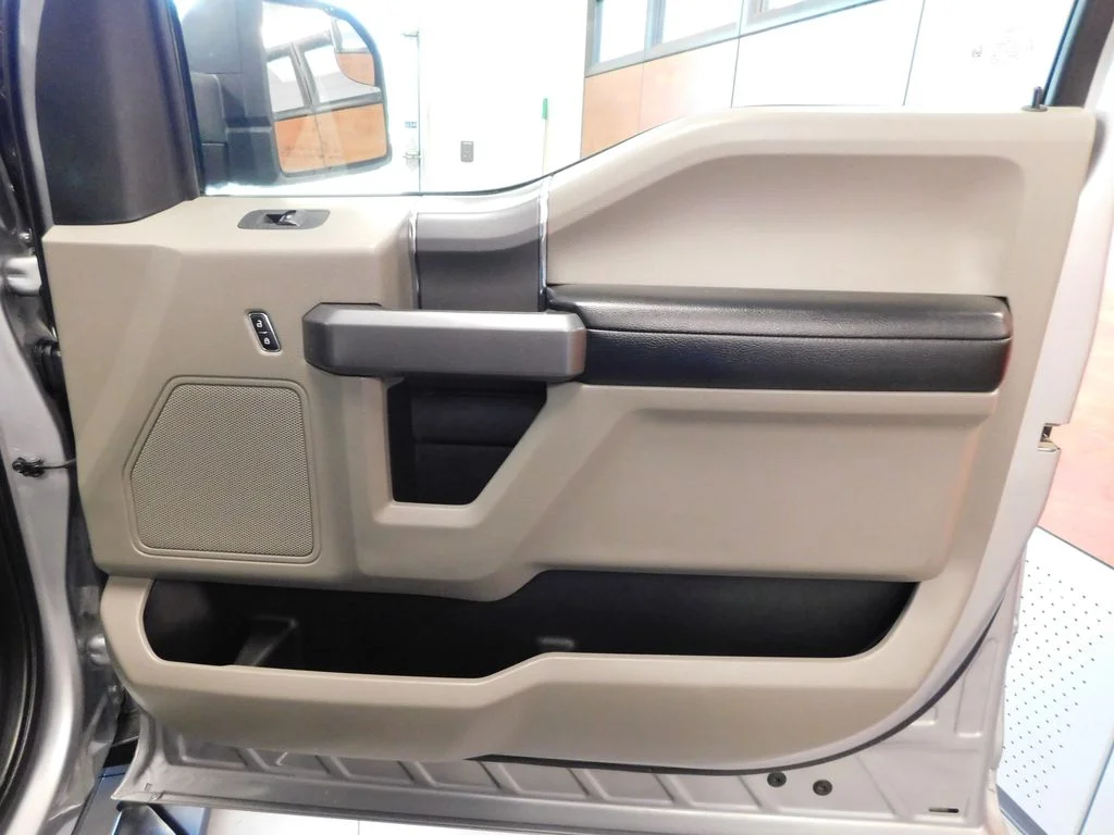Used 2020 Iconic Silver Metallic Ford XLT image 40