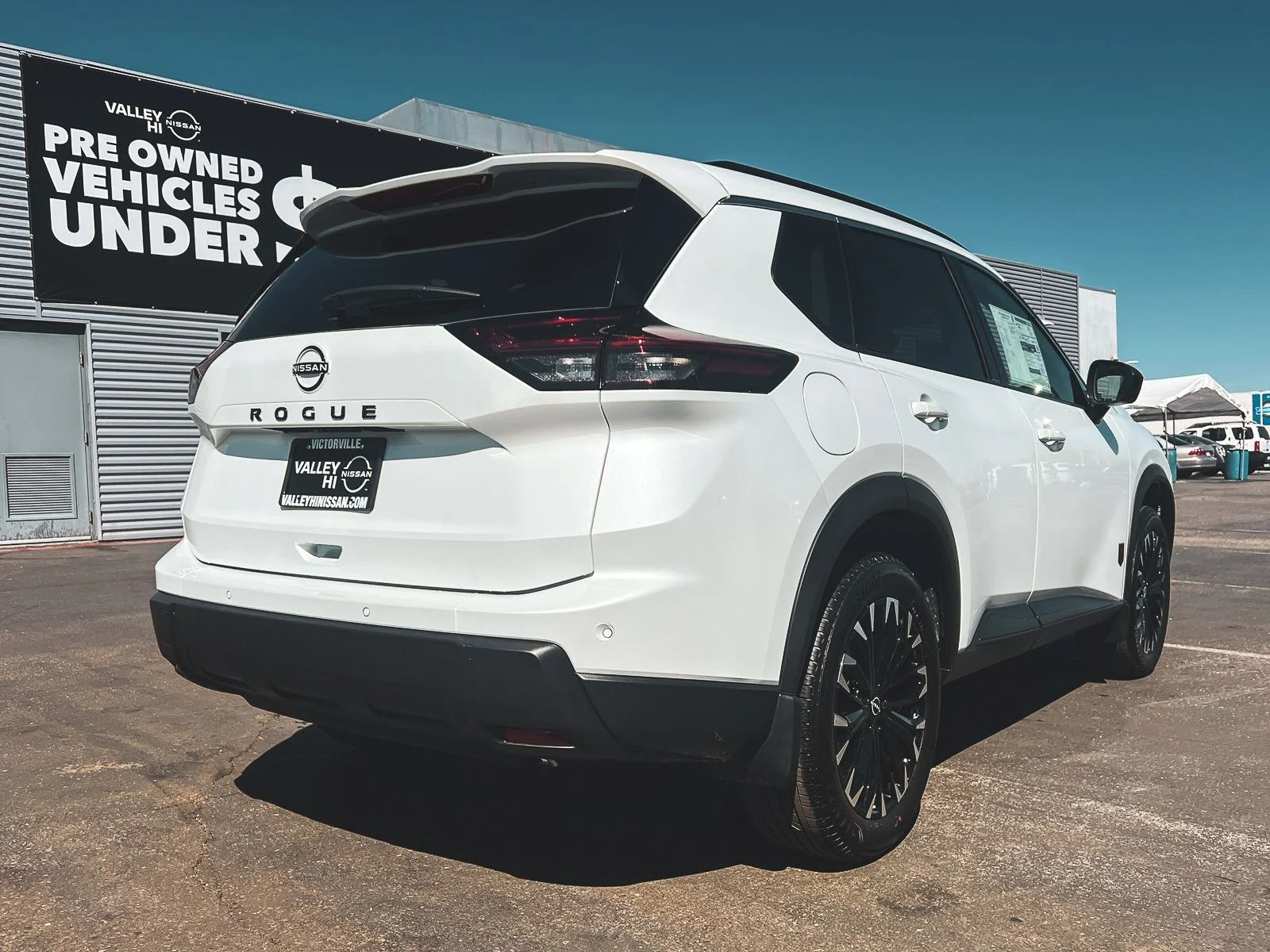 New 2026 Everest White Pearl TriCoat Nissan Dark Armor™ image 5