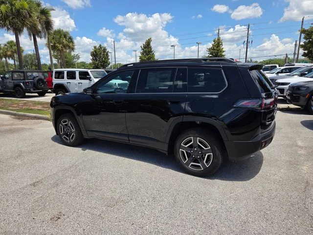 New 2026 Diamond Black Crystal Pearl-Coat Exterior Paint Jeep Limited image 9