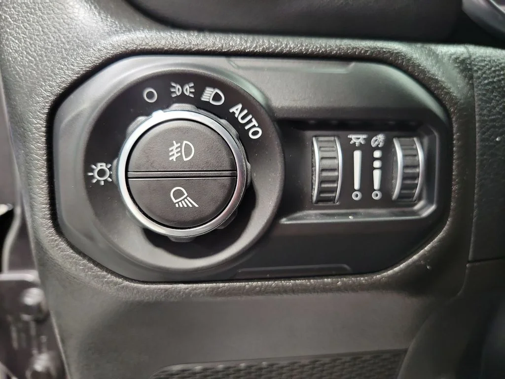 Used 2021 Gray Jeep Overland image 35