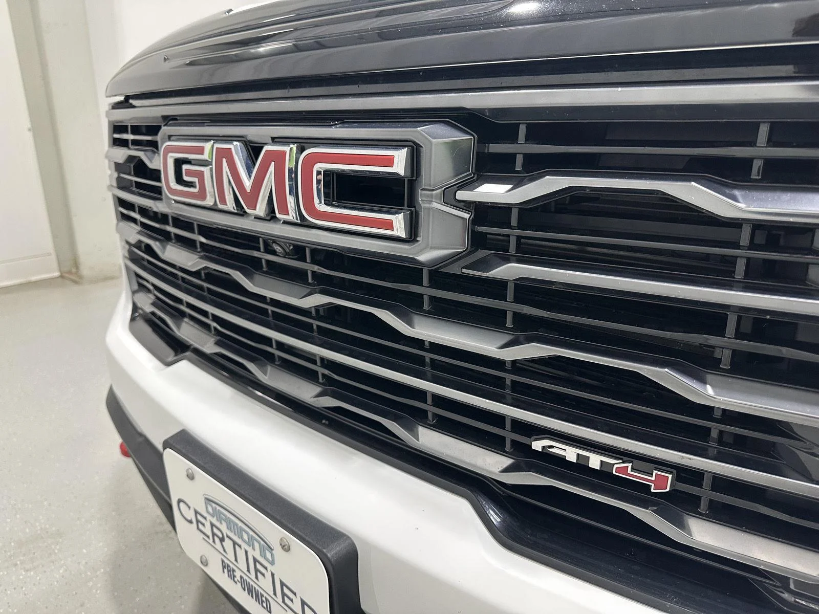 Used 2024 Summit White GMC AT4 image 30