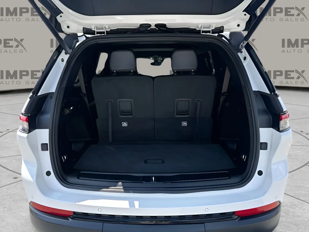 Used 2024 White Jeep Altitude X image 19