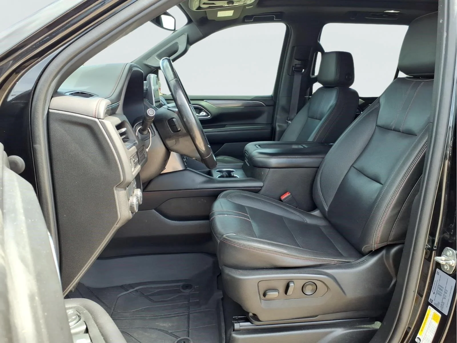 Used 2023 BLACK Chevrolet RST image 18