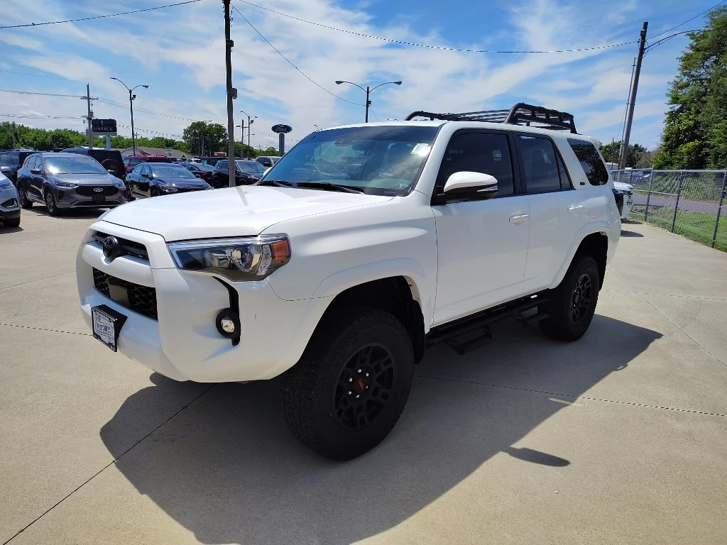 Used 2022 White Toyota SR5 Premium image 2