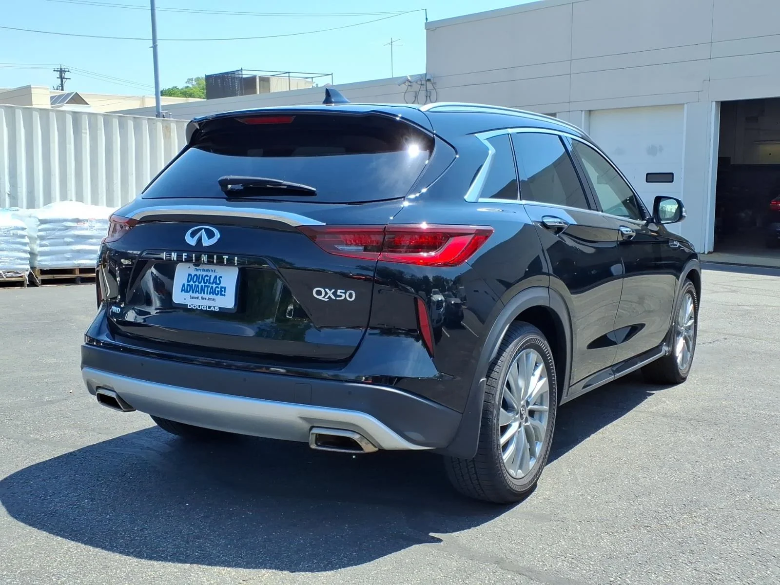 Certified Used 2024 Black INFINITI LUXE image 6