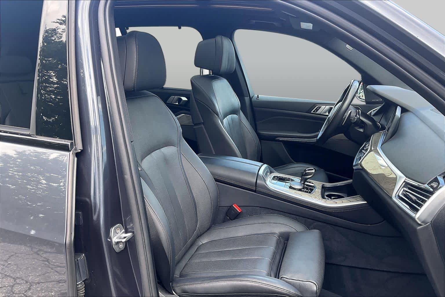 Used 2019 Arctic Gray Metallic BMW xDrive40i image 8