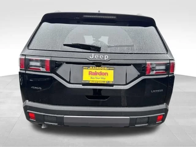 New 2026 Diamond Black Crystal Pearl-Coat Exterior Paint Jeep Laredo image 6