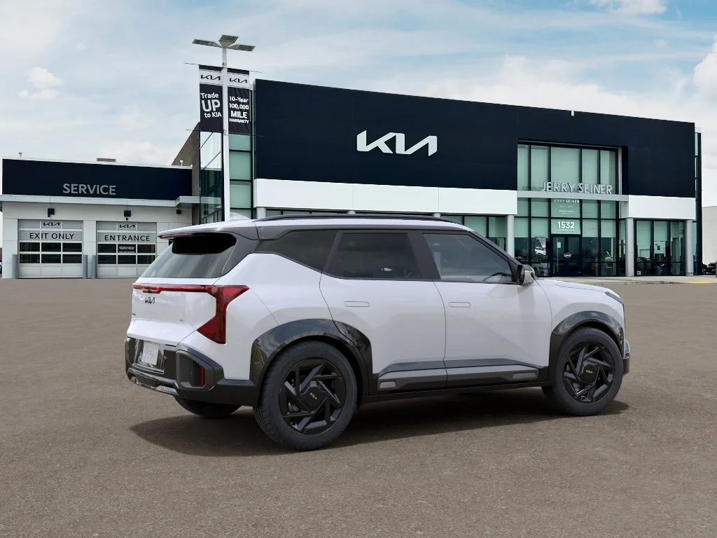 New 2027 Snow White Pearl Kia X-Line SX image 6