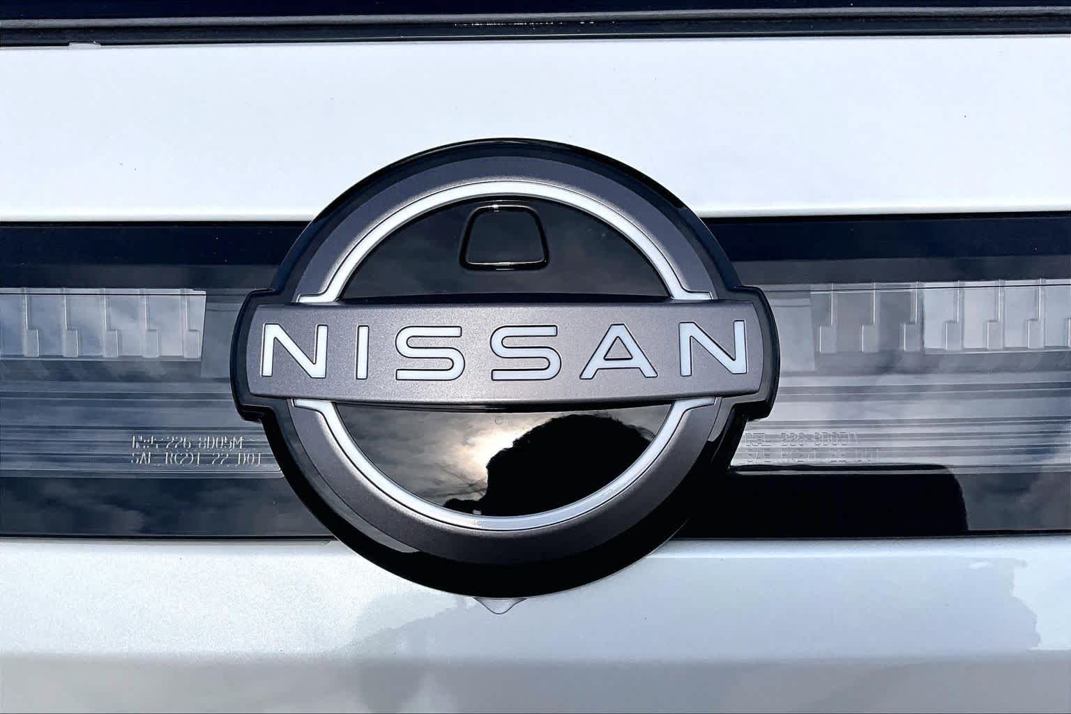 New 2026 Everest White Pearl TriCoat Nissan Platinum image 8