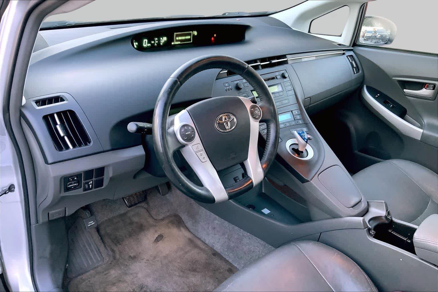 Used 2010 Classic Silver Metallic Toyota III image 14