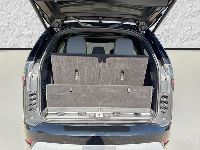 Used 2025 Santorini Black Metallic Land Rover Metropolitan Edition image 49
