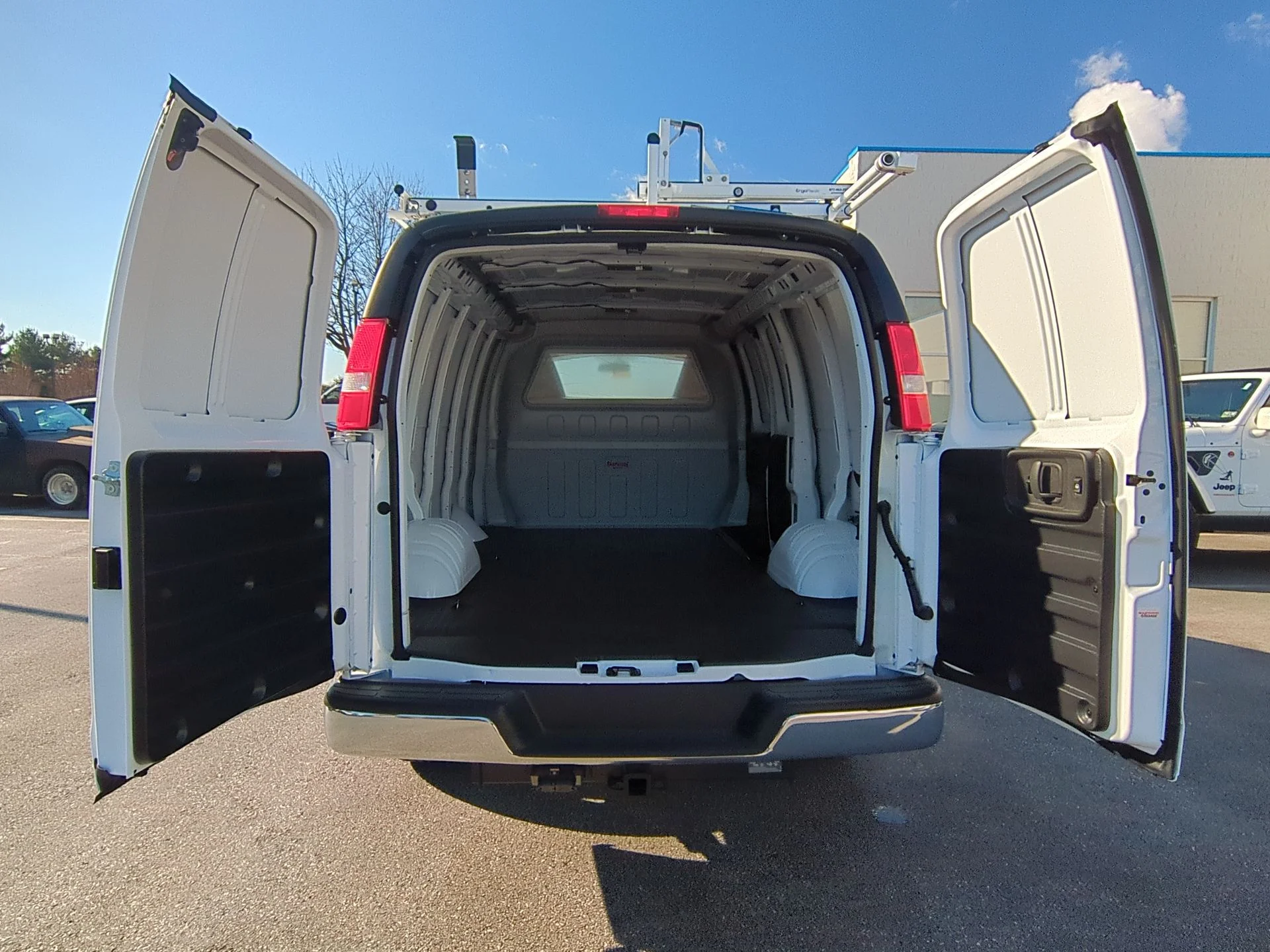 2024 Chevrolet Express Cargo Work Van - Photo 57