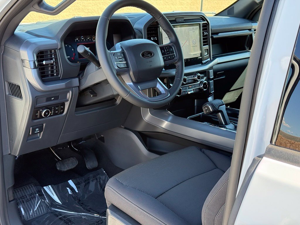 New 2026 Oxford White Ford XLT image 6