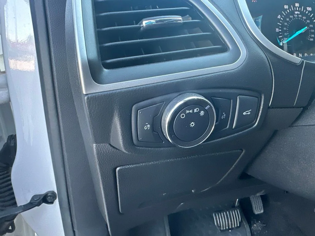 Used 2018 White Ford SEL image 9