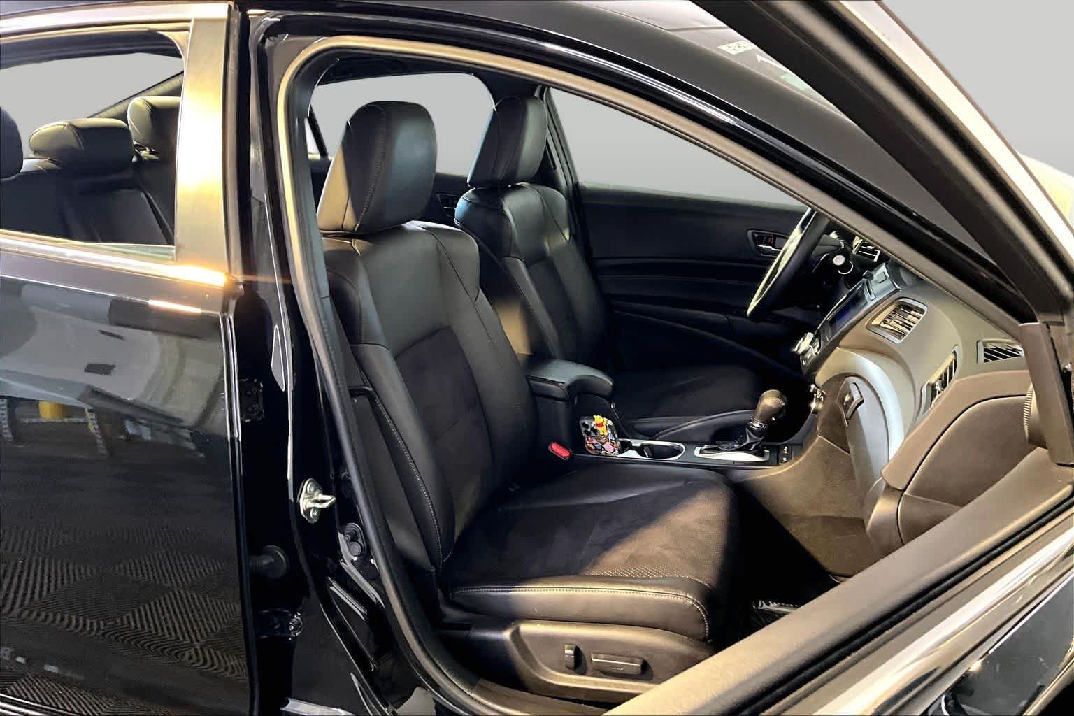 Pre-Owned 2016 Acura ILX W/Premium/A-SPEC Pkg