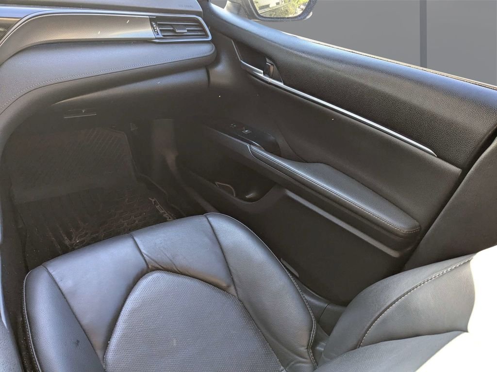 Used 2019 Blue Toyota XSE V6 image 15
