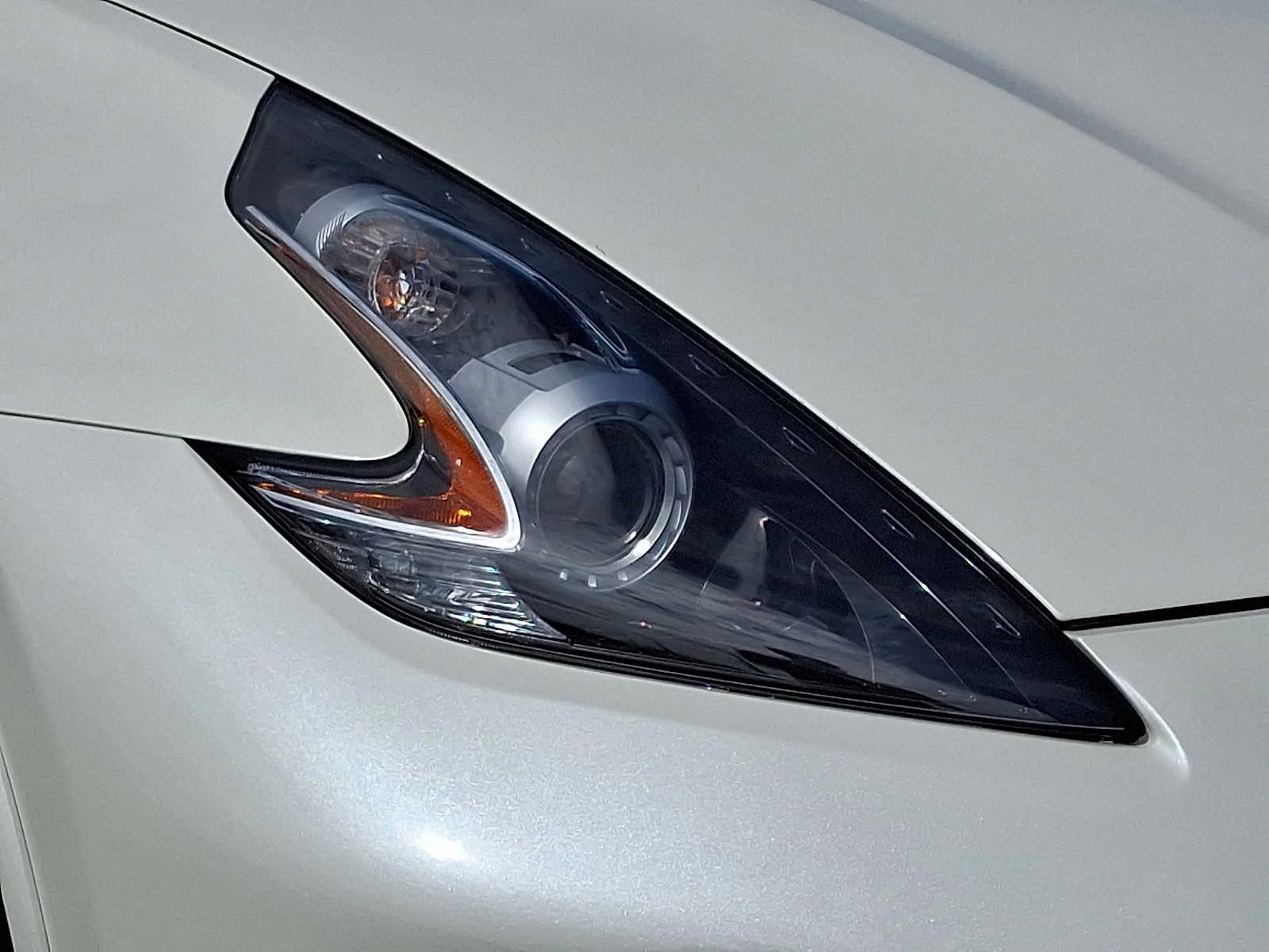 Used 2020 Pearl White Tricoat Nissan NISMO image 9
