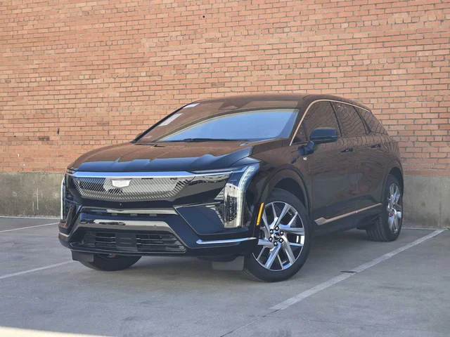 2027 Cadillac OPTIQ Premium Luxury