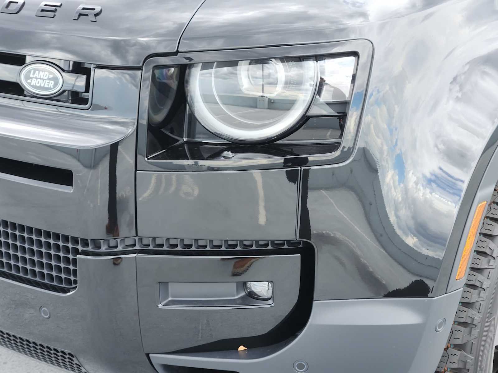 New 2026 Santorini Black LAND ROVER S image 8