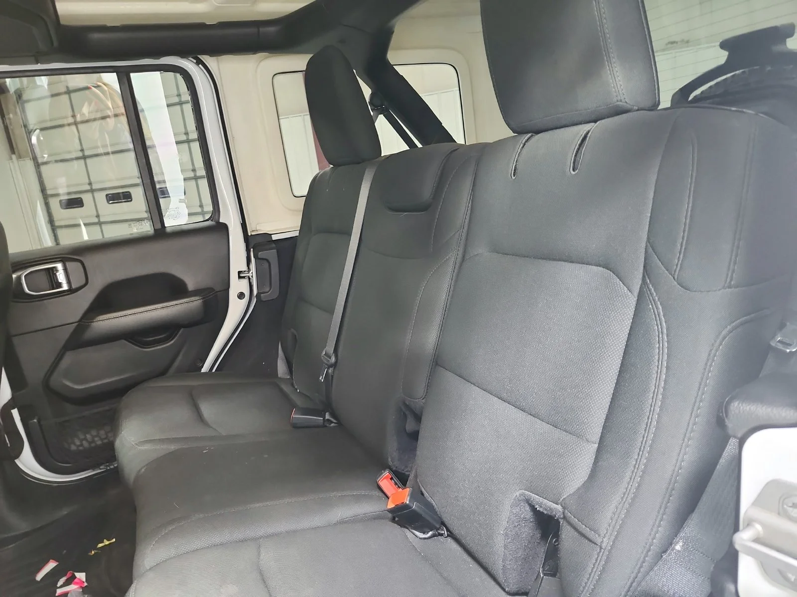 Used 2019 White Jeep Unlimited Sahara image 11