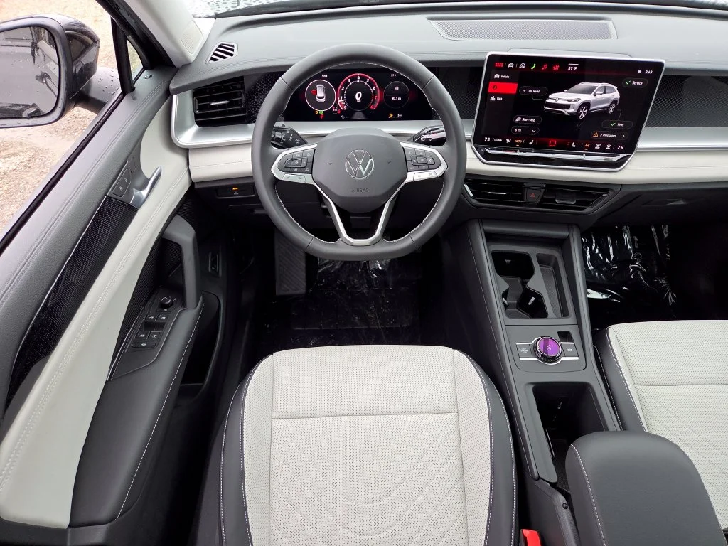 New 2026 Deep Black Pearl Volkswagen SE image 17