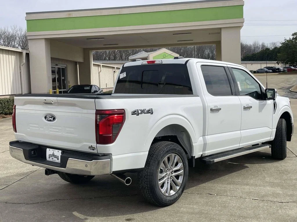 New 2026 White Ford XLT image 3