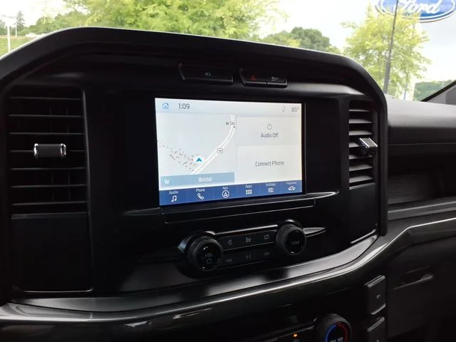 Used 2022 White Ford XL image 26