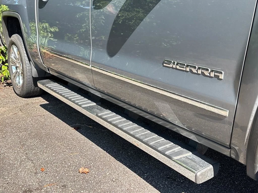 Used 2017 Gray GMC SLT image 9