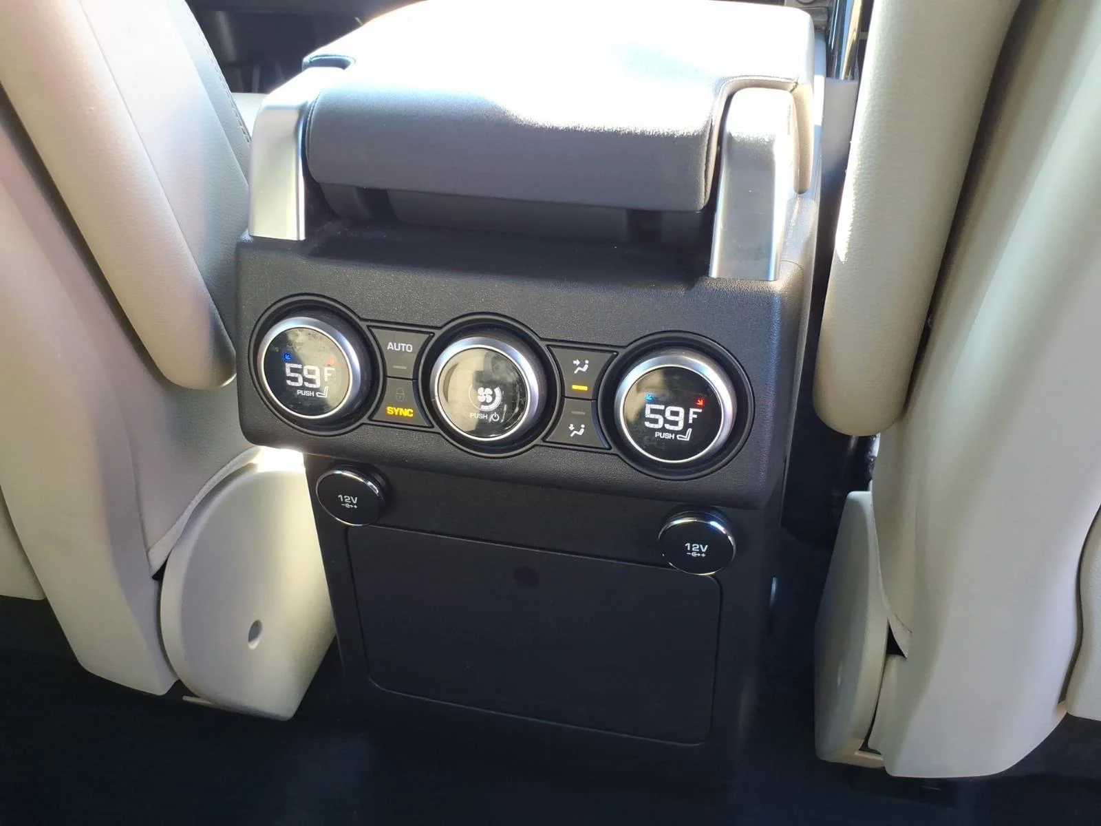Used 2020 Fuji White Land Rover SE image 28