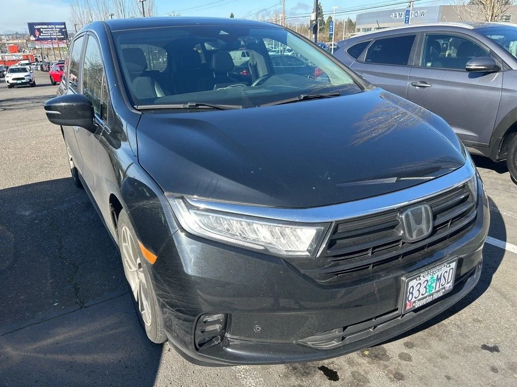 Used 2023 Crystal Black Pearl Honda Touring image 3