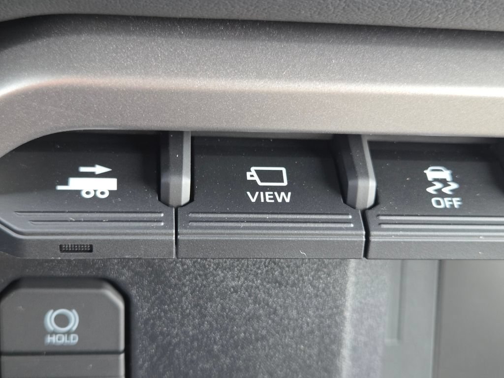 New 2026 Wind Chill Pearl Toyota Platinum image 17