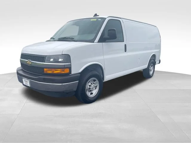 2025 Chevrolet Express Cargo WT