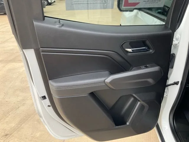 Used 2024 Summit White Chevrolet LT image 25